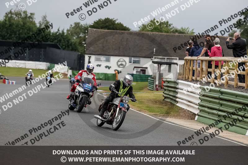 Vintage motorcycle club;eventdigitalimages;mallory park;mallory park trackday photographs;no limits trackdays;peter wileman photography;trackday digital images;trackday photos;vmcc festival 1000 bikes photographs